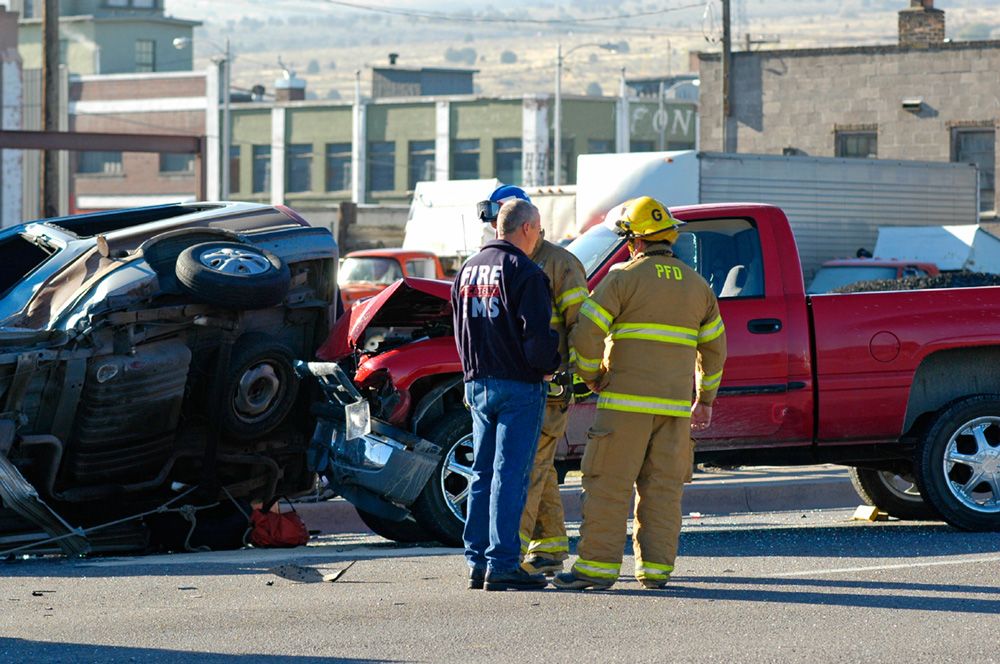 Illustration of two cars involved in an accident